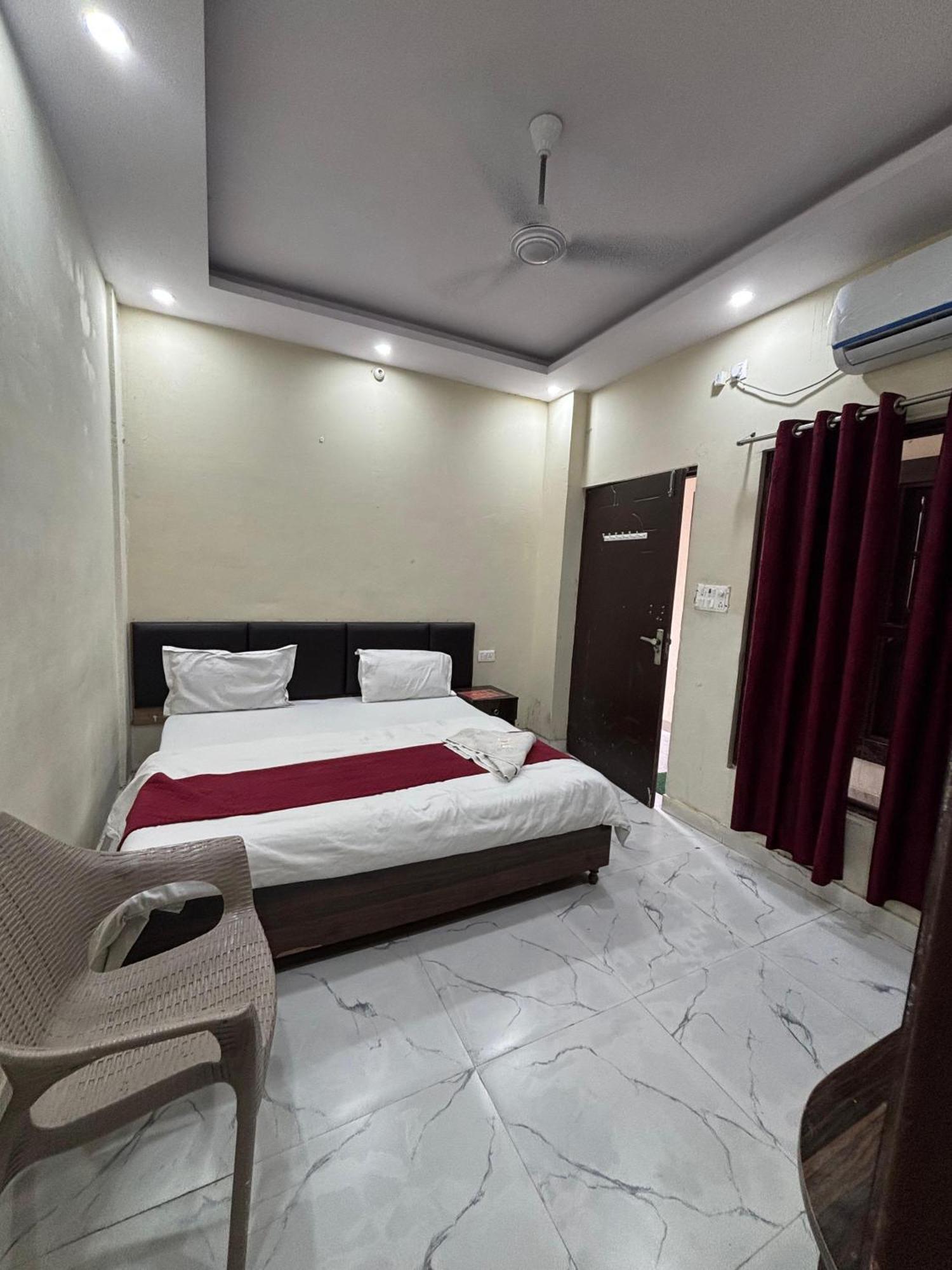 Hotel Aarti Darshan Haridwār Eksteriør billede