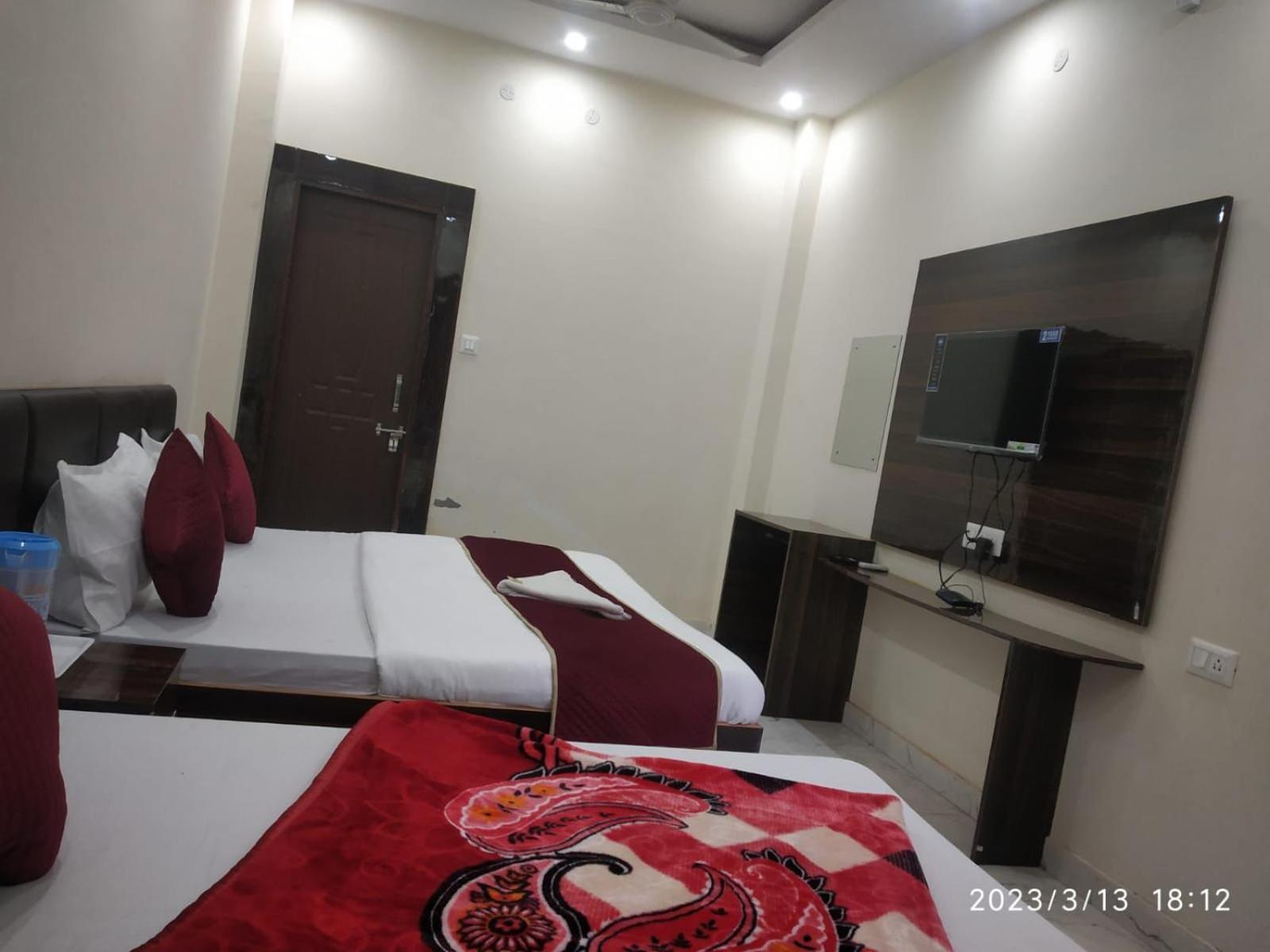 Hotel Aarti Darshan Haridwār Eksteriør billede