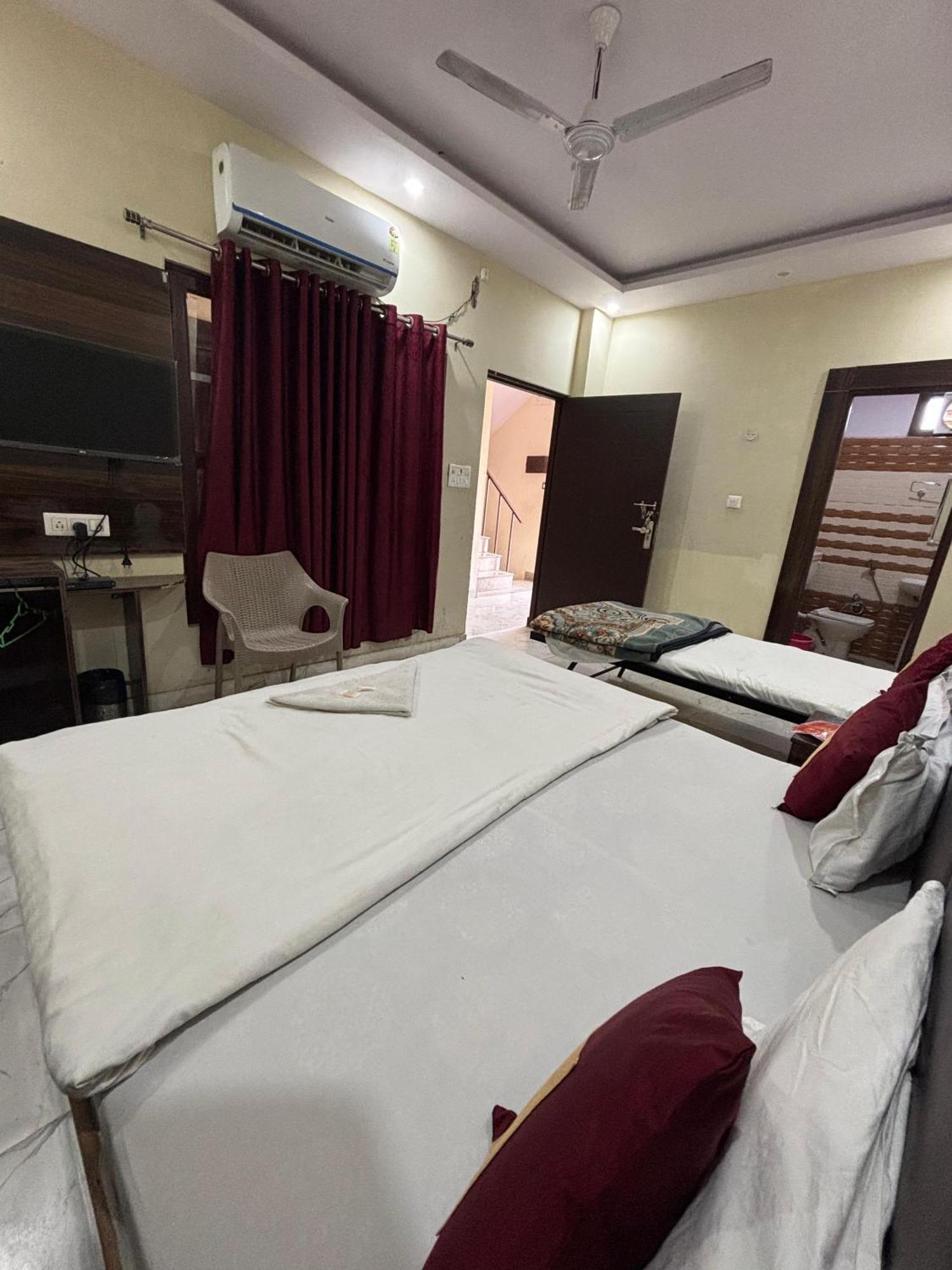 Hotel Aarti Darshan Haridwār Eksteriør billede