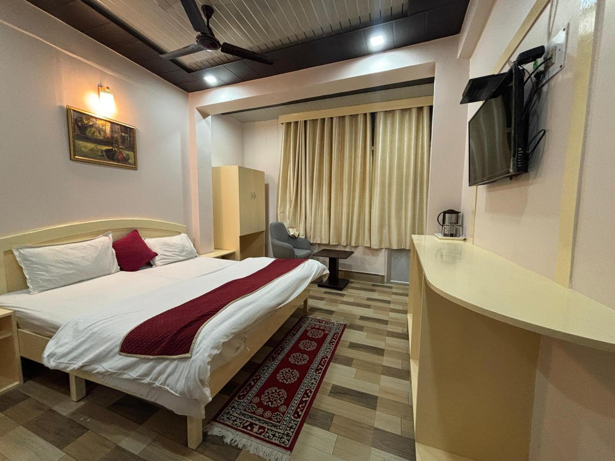 Hotel Aarti Darshan Haridwār Eksteriør billede